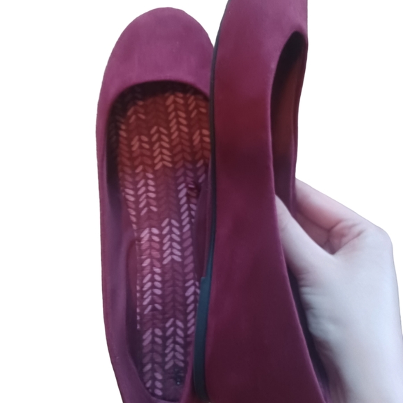 Women's Mulberry Red Shoes Flats Size 9 Time and Tru - Picture 4 of 4